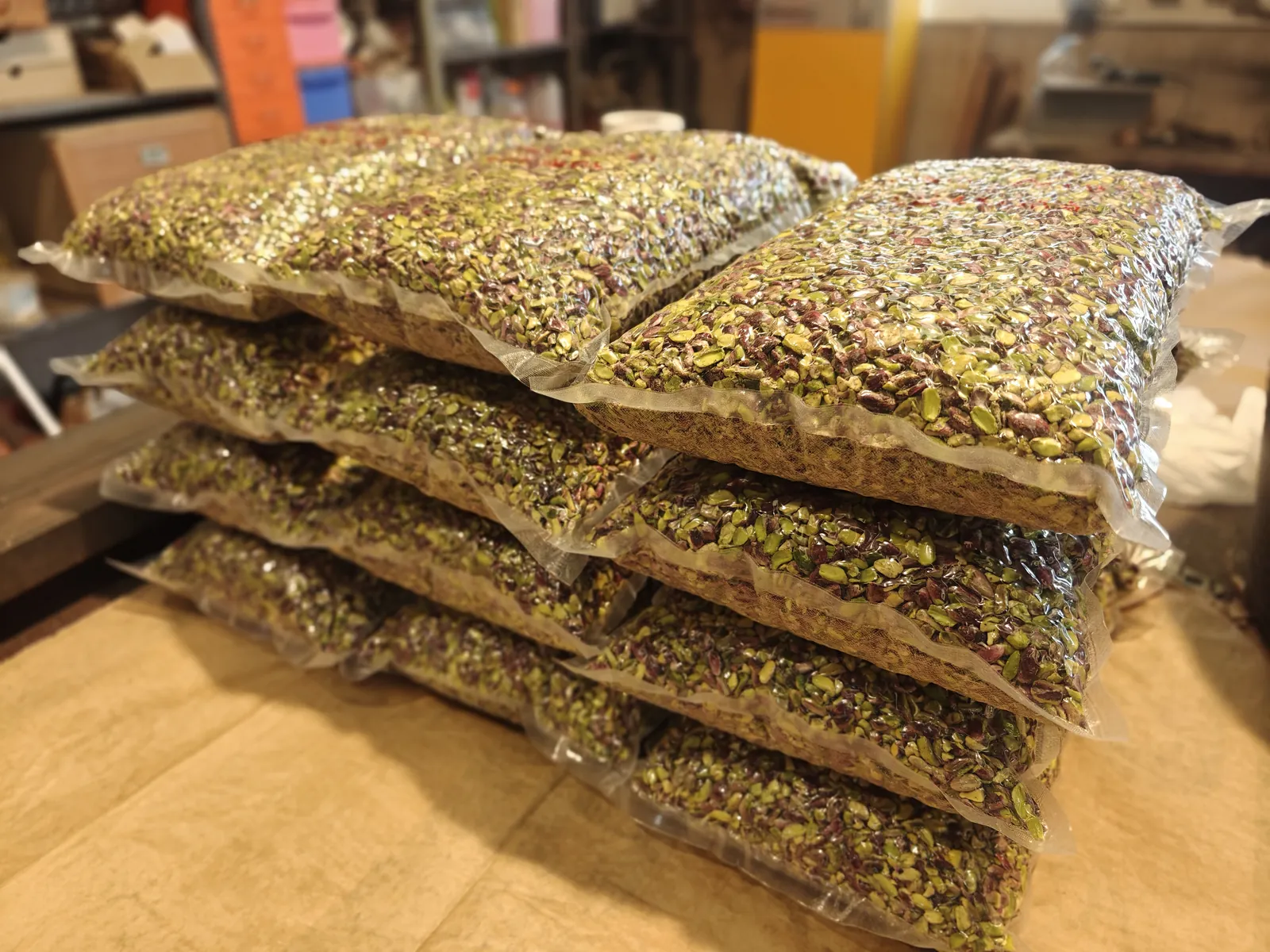 Pistachio kernels in durable bags for bakeries